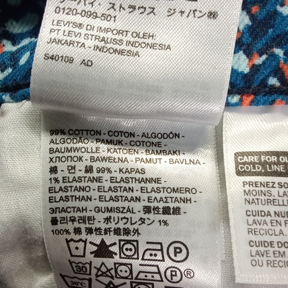 Levi's Size 8 Western Print Denim Mini Shorts Raw Hem - Picture 9 of 9